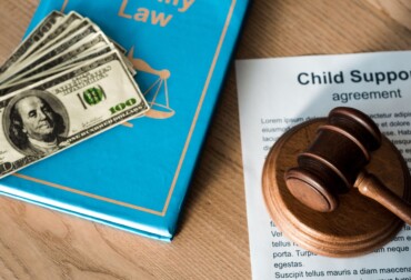 do both parents pay child support if child lives with grandparents