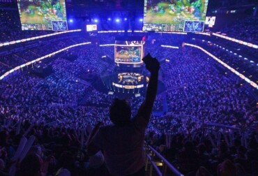 Esports: How can they keep growing in 2023? - BBC News