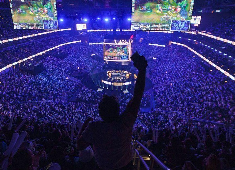 Esports: How can they keep growing in 2023? - BBC News